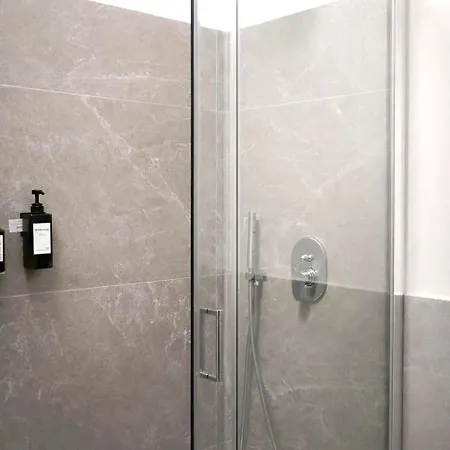 Design Moderno Pzz Del Popolo - Parking Apartament *