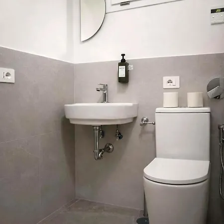 Design Moderno Pzz Del Popolo - Parking * Rzym